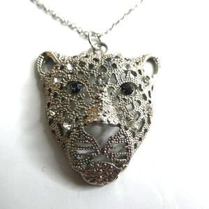 Silver Tone Wild Cat Jaguar Leopard Panther Rhinestone Pendant Necklace Sparkly